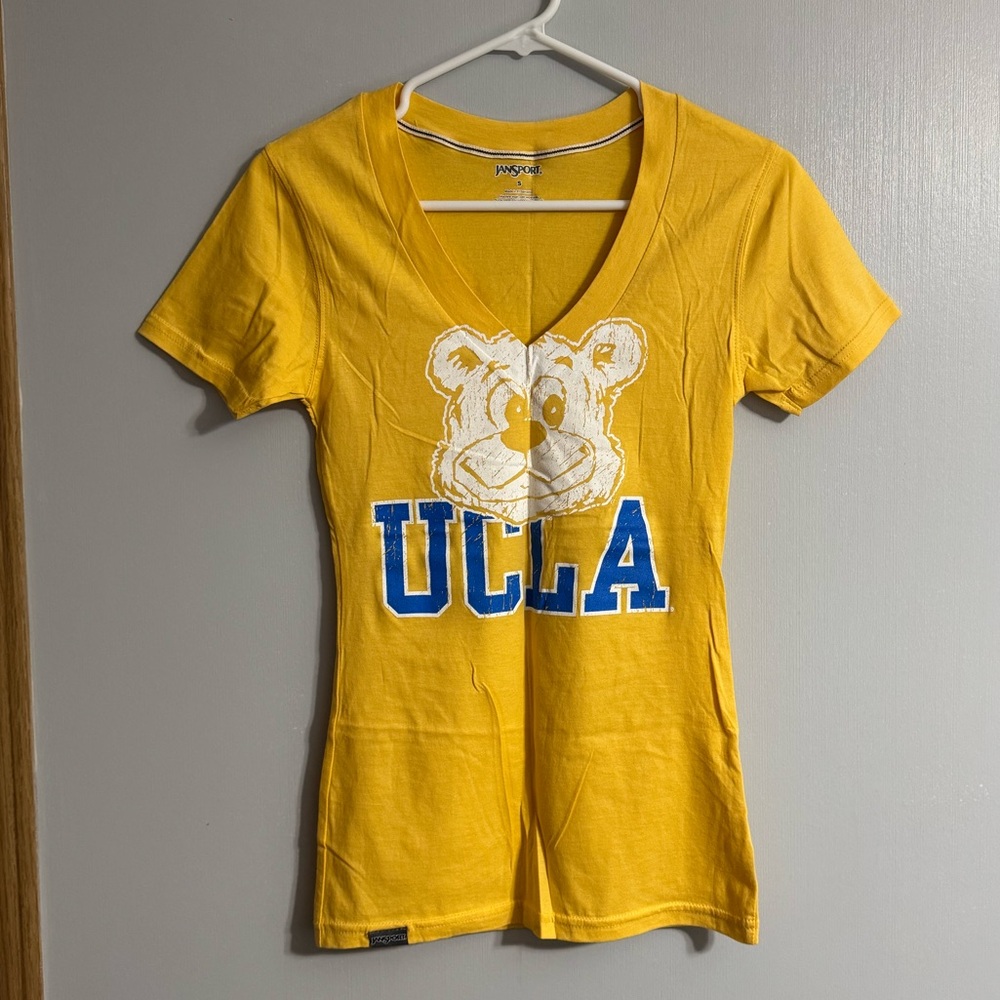 Jansport Gold UCLA Bear T-Shirt Size‎ Small University of California Los Angeles
